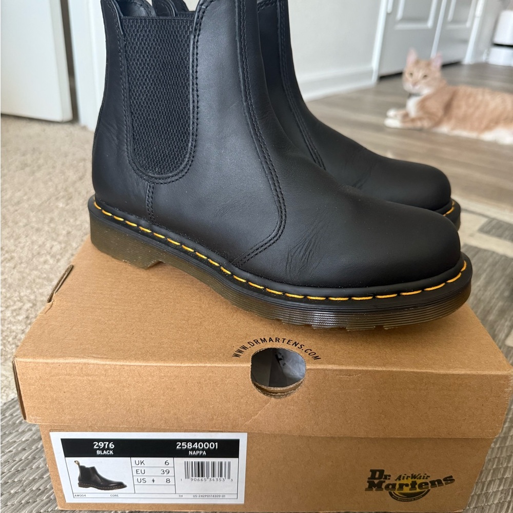 Womens Dr. Martens 2976 Chelsea Boot